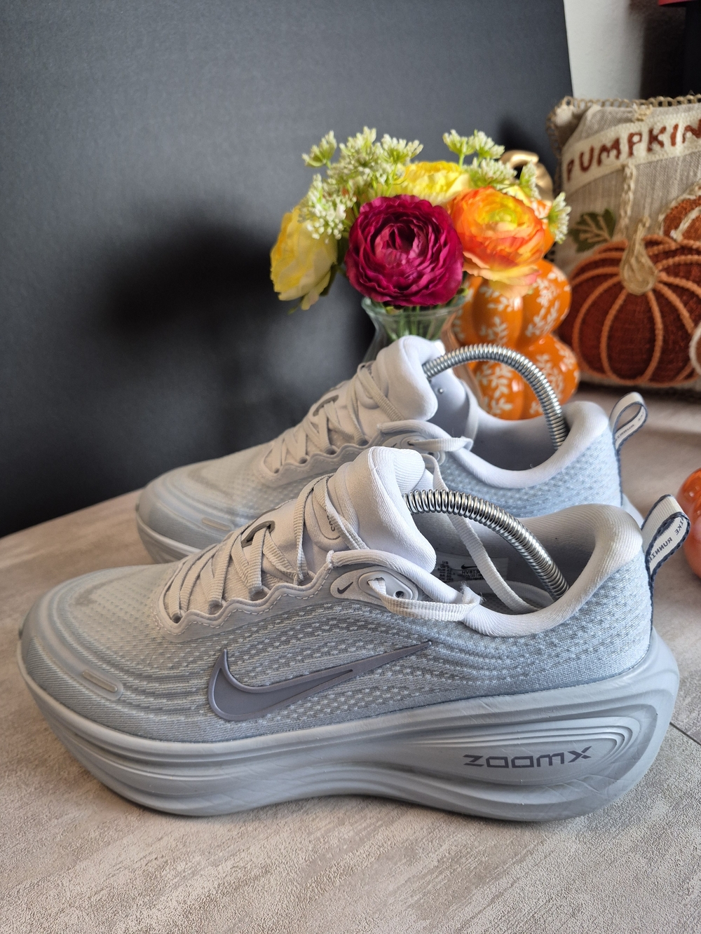3Nike Women's Light Gray/White ZoomX Athletic Sneakers.Size 8.5
